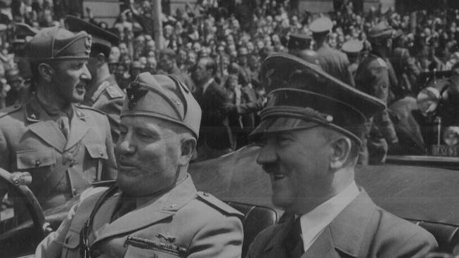 Adolf Hitler ve Benito Mussolini