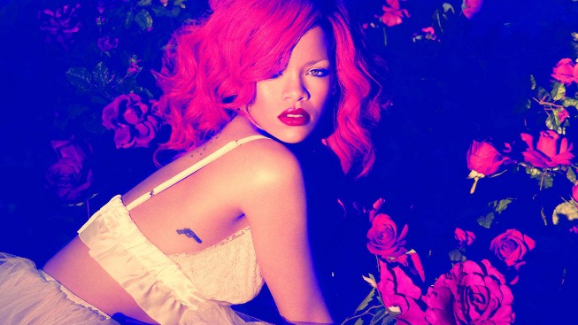 Rihanna Loud Masaüstü Resimi