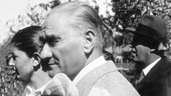 Mustafa Kemal Atatürk Çiftlikte