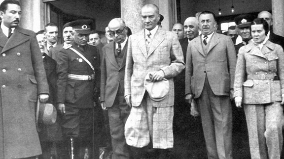 Atatürk Elazığ İstasyonunda