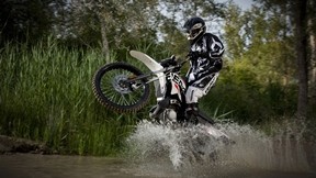 motocross,motor,yarış,göl,orman