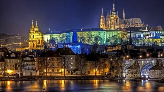 Gece Renkli Prag
