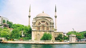 bezmiâlem valide sultan cami,dolmabahçe,istanbul,deniz,gökyüzü,cami