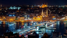 galata köprüsü,istanbul,türkiye,şehir,gece,deniz,köprü,yeni cami