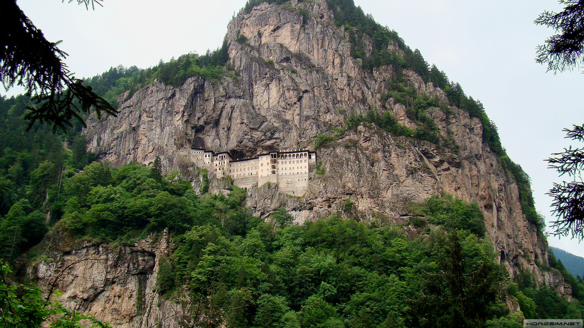 sümela manastırı,trabzon,manastır,kayalık,orman